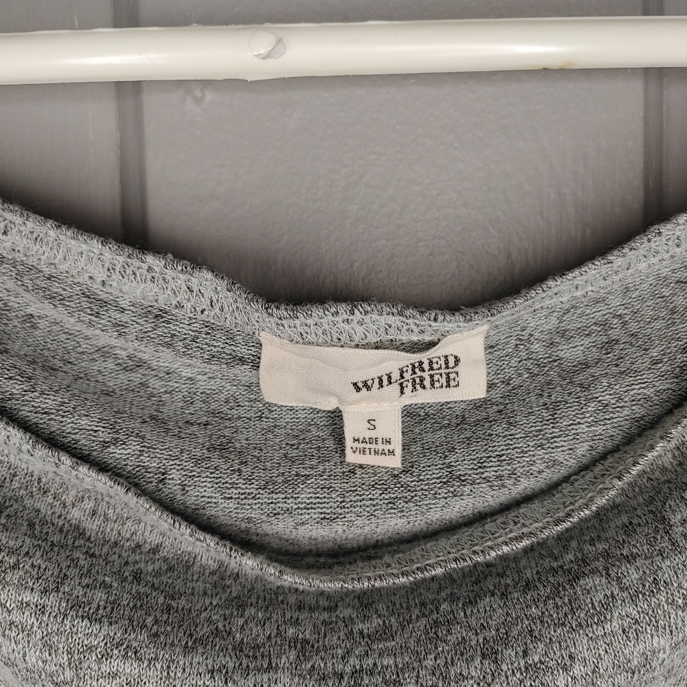 2/$50 Aritzia Wilfred Crop Top - Picture 2 of 5